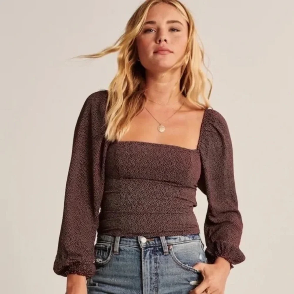 Abercrombie & Fitch Smocked Back Fitted Top with Balloon Sleeves XS Burgundy - Picture 1 of 12